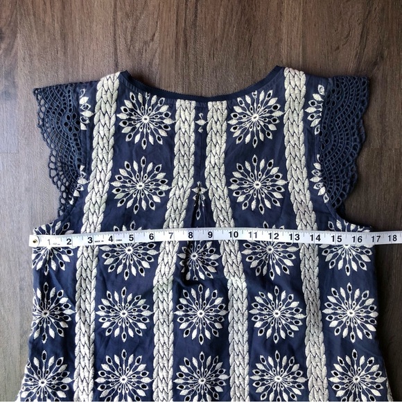 Anthropologie Skies Are Blue Embroidered Top Size XS Navy White European Coastal - Picture 3 of 7
